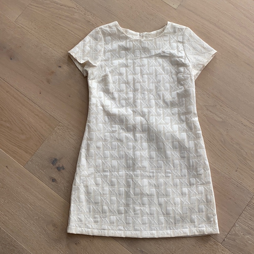 Adorable off white holiday dress!